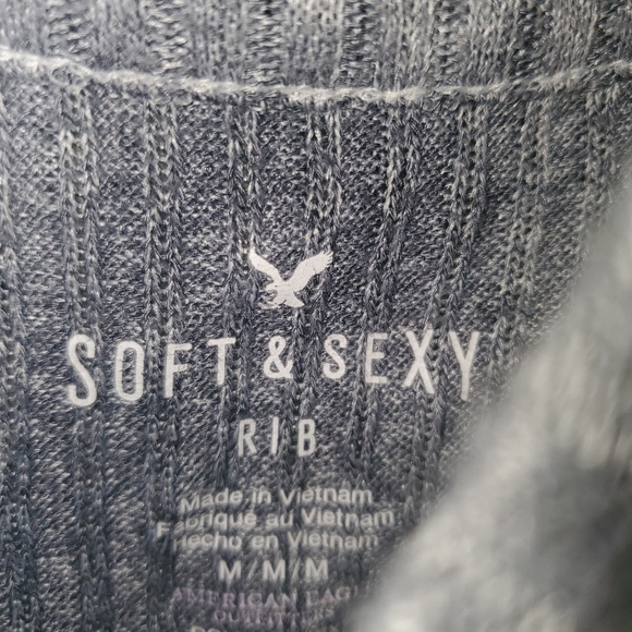 American Eagle crop top - Picture 2 of 2